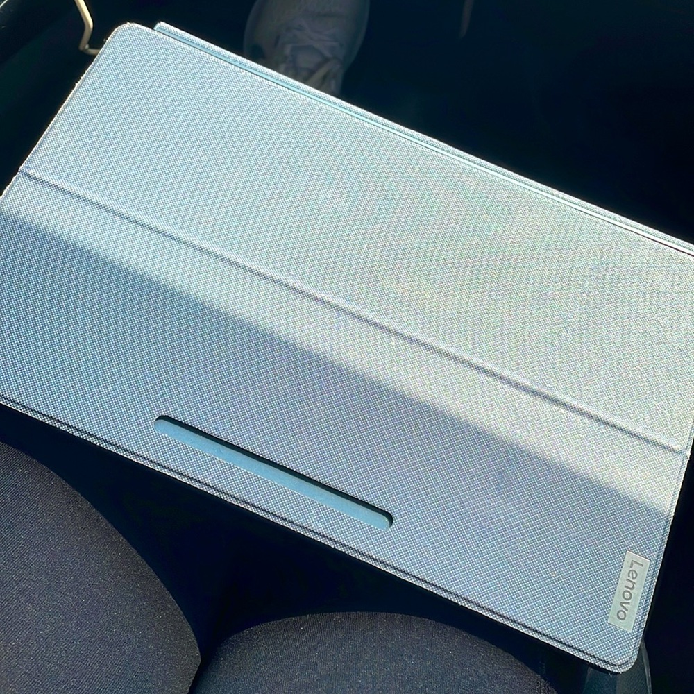 Lenovo quad Chromebook/Tablet - Picture 5 of 7